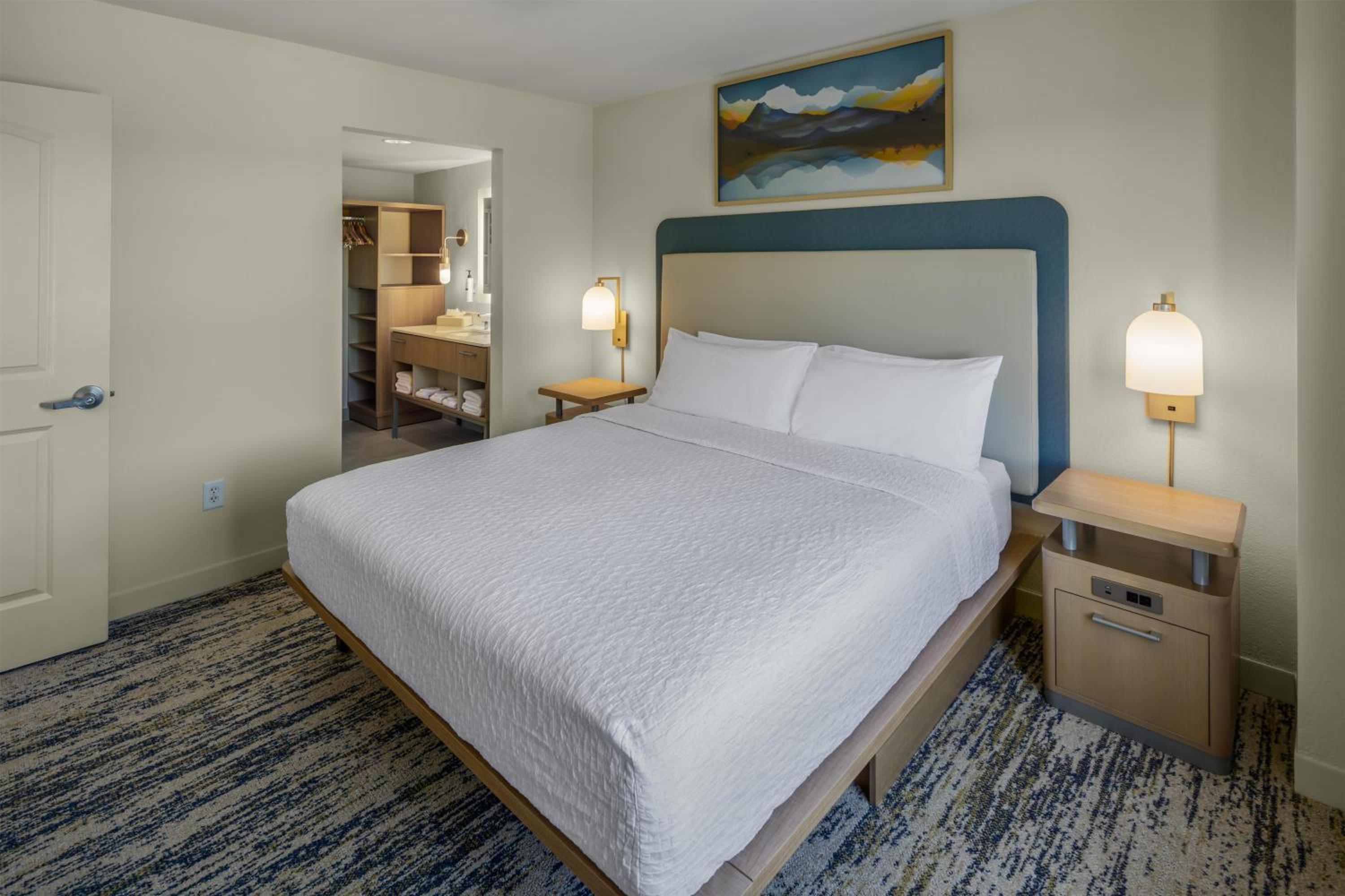1 Bedroom, Suite, King Bed, Sofa
