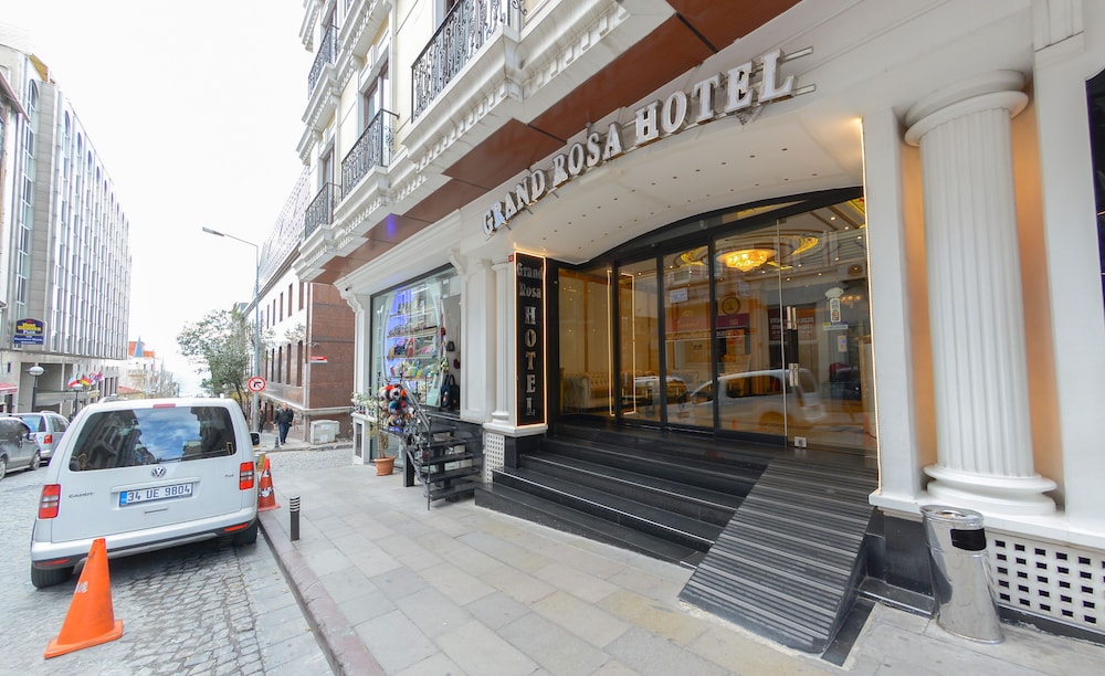 Grand Rosa Hotel 38/42
