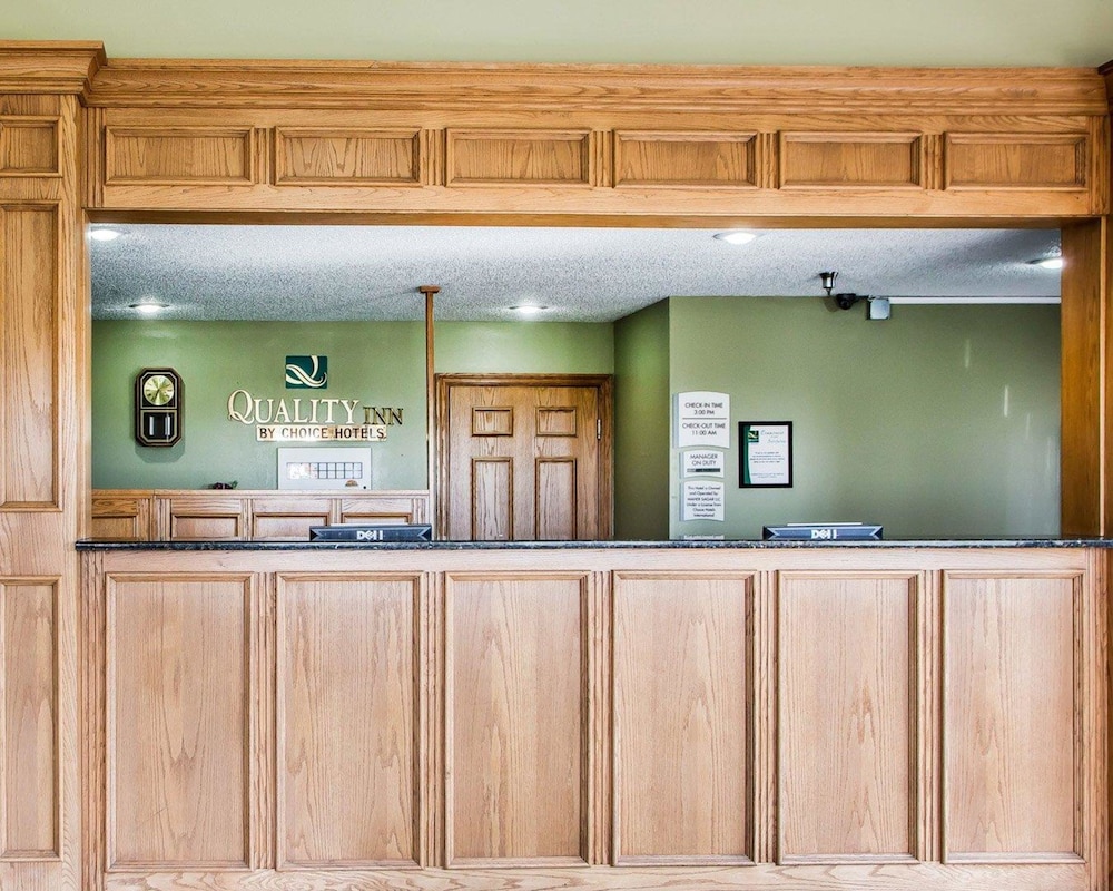 Quality Inn Morton at I-74 9/32