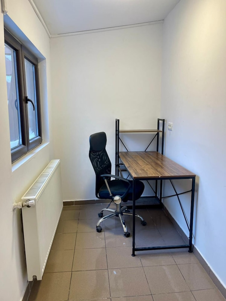 X Hostel Bucharest 31/44