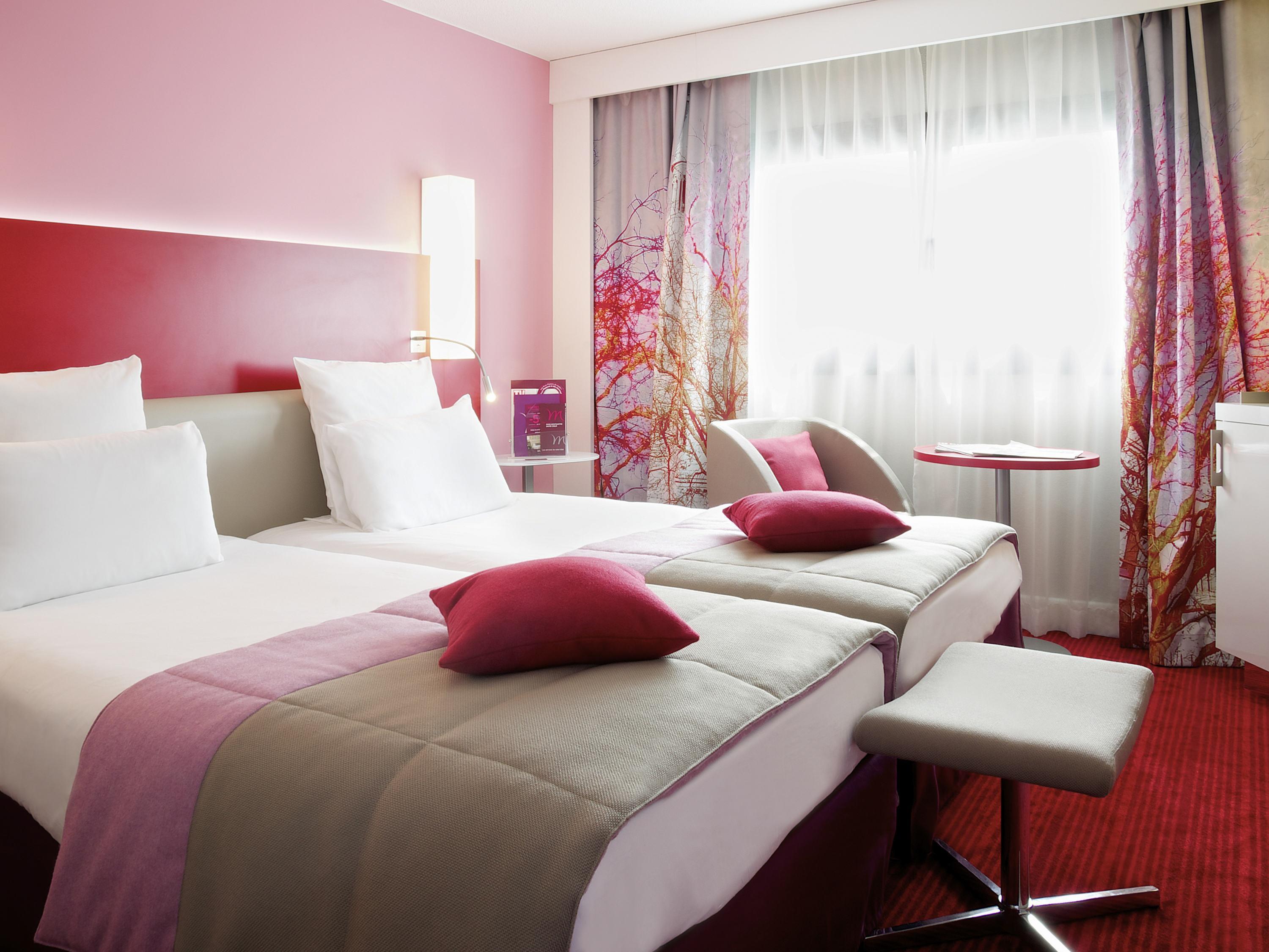 SUPERIOR, TWIN BEDS, SOFA