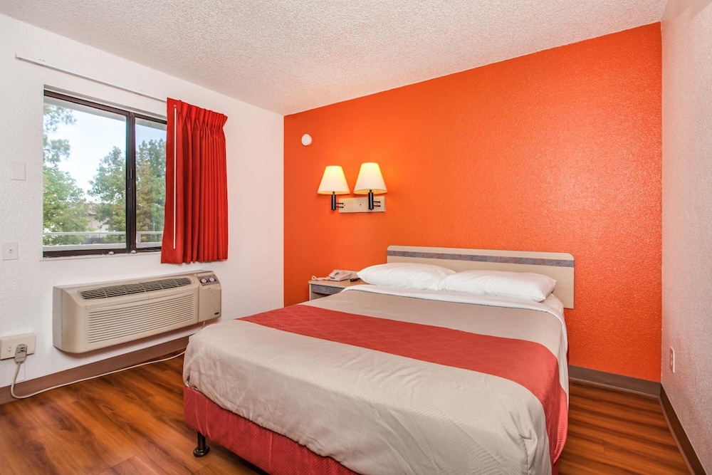 Motel6 Fairfield, CA - North 46/69