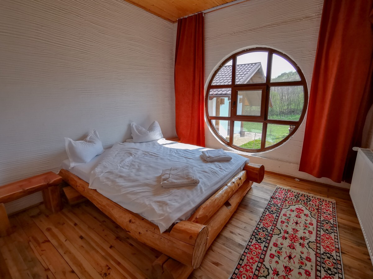 Room at Ferma Dacilor, Gura Vadului