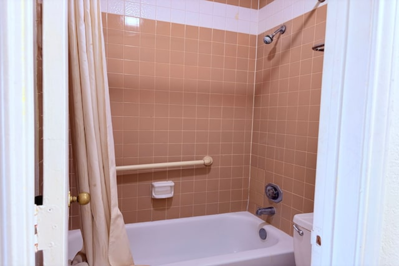 Best Classic Inn & Suites Houston I 45 near IAH 15/16