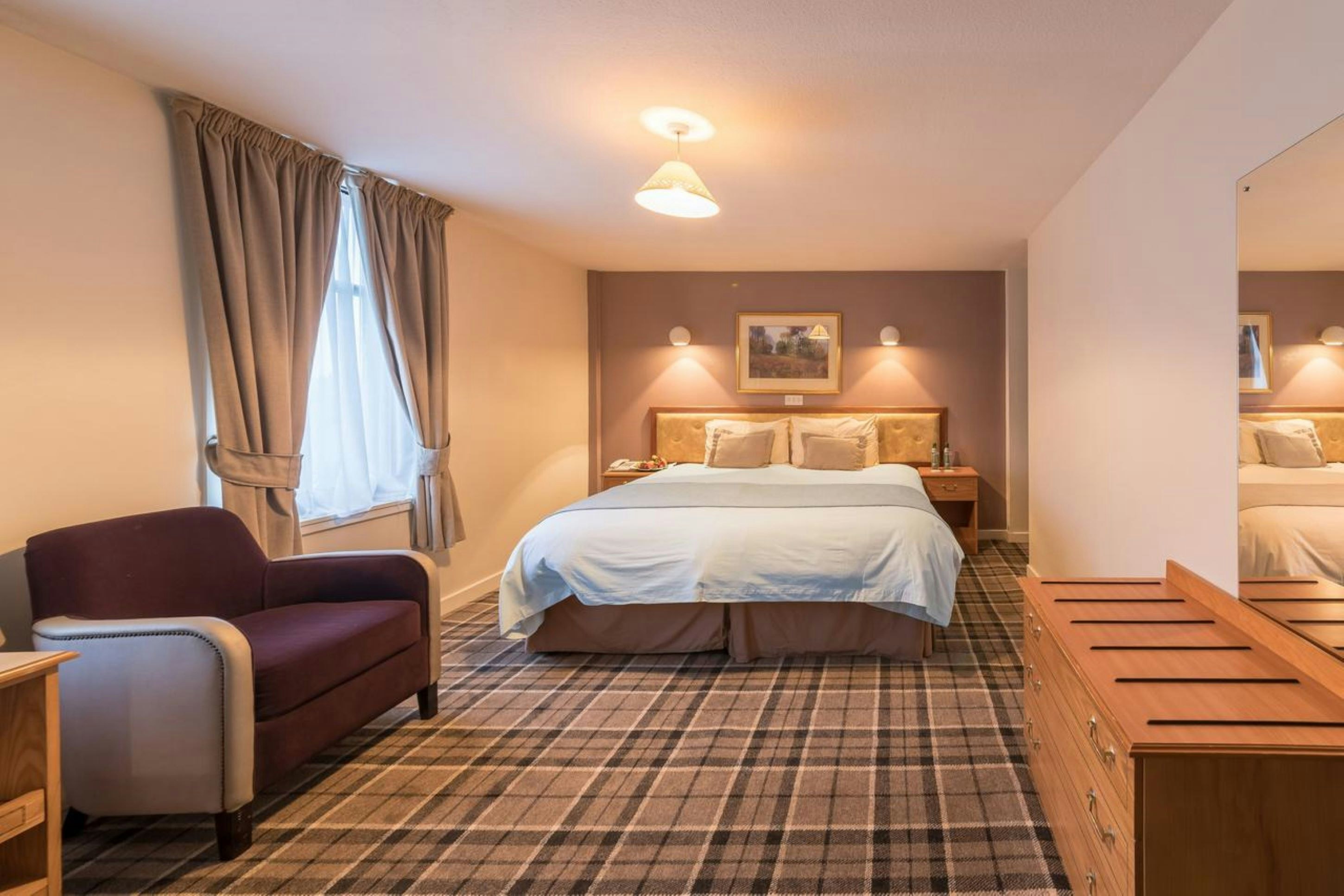 PENTLAND HOTEL 7/50