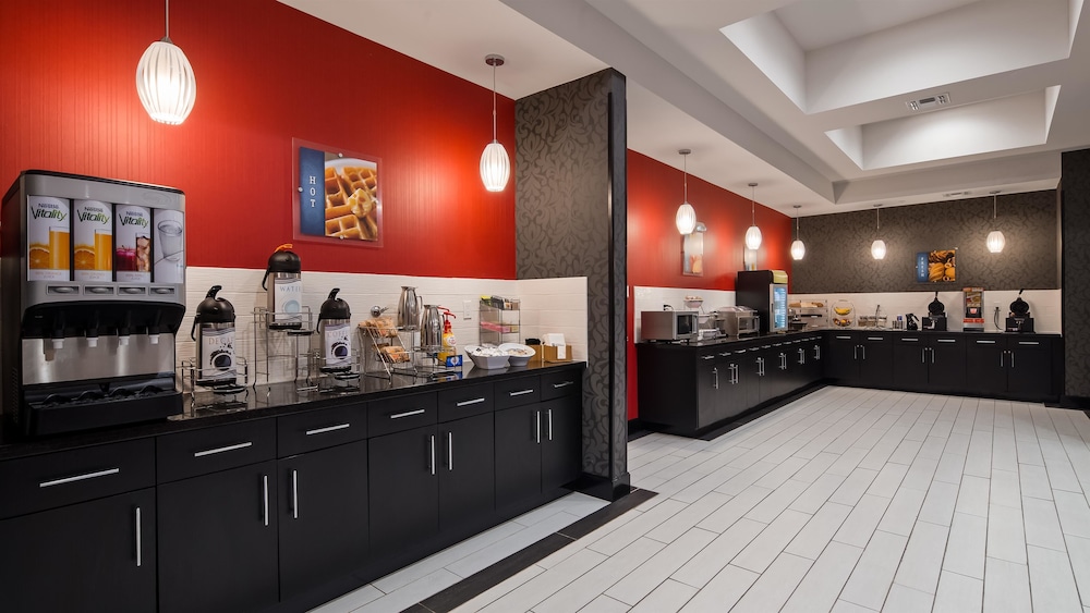 Best Western Plus Laredo Inn and Suites 8/37