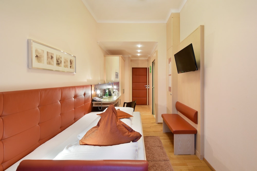 Hotel Pension Baronesse 22/45