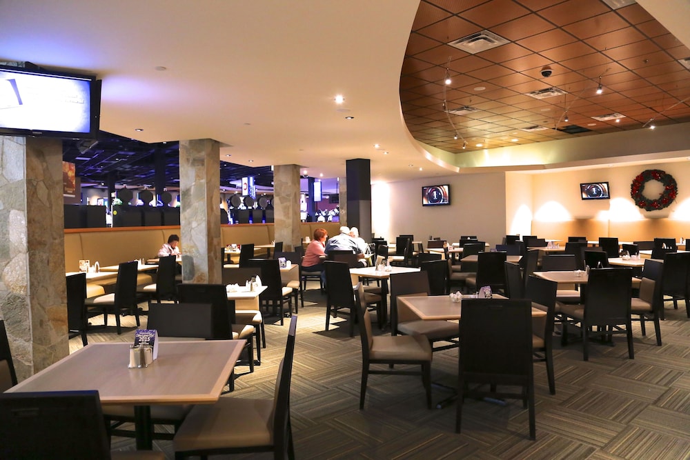 Coast Langley City Hotel And Convention Centre 34/50