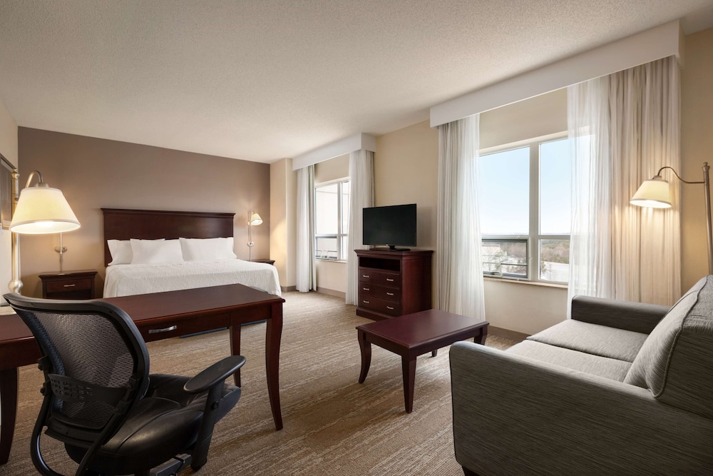 Hampton Inn And Suites Washington Dulles Interntnl Airport 16/42