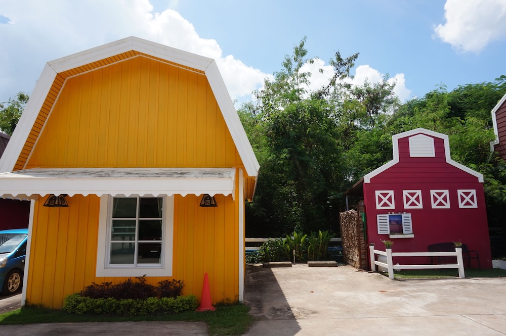 Color Ville Resort 6/30