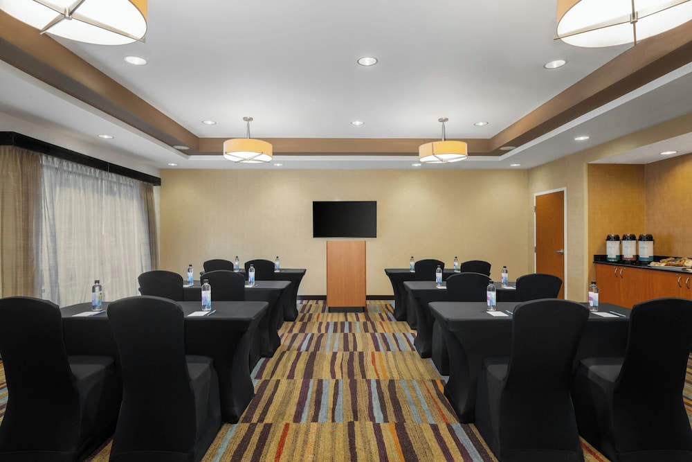 Fairfield Inn Suites Cumberland 39/50