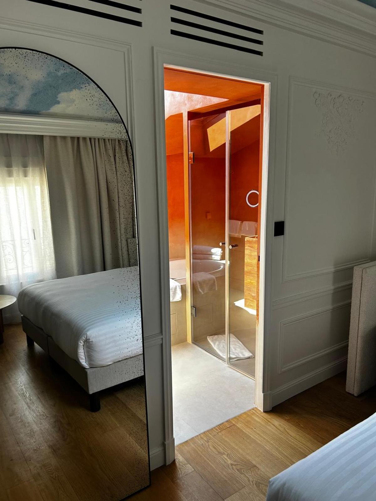 Monceau, Suite, King Bed, Sofa، Le Mathurin Hotel & Spa 4/10