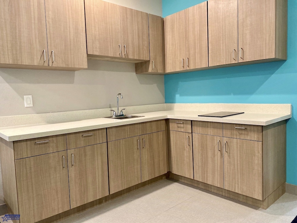 Americas Best Value Inn Houston Willowbrook 3/6