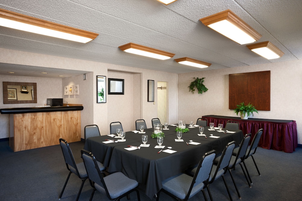 Bangor Grande Hotel and Conference Center 50/58