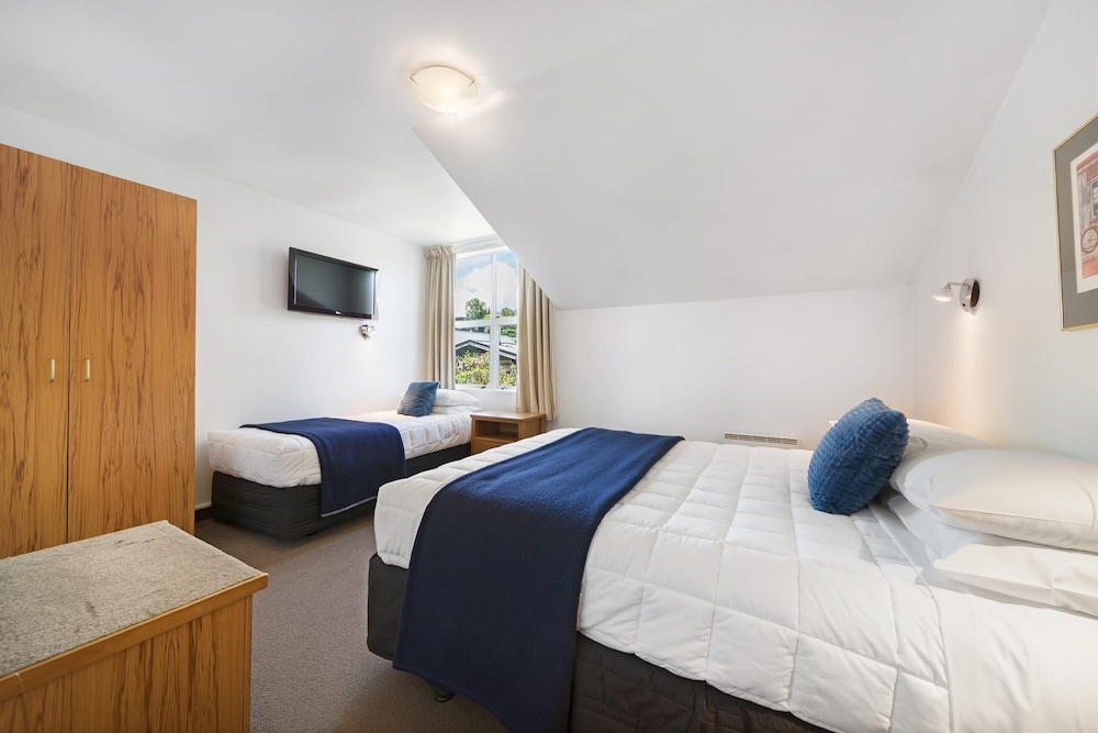 1 BEDROOM, APARTMENT