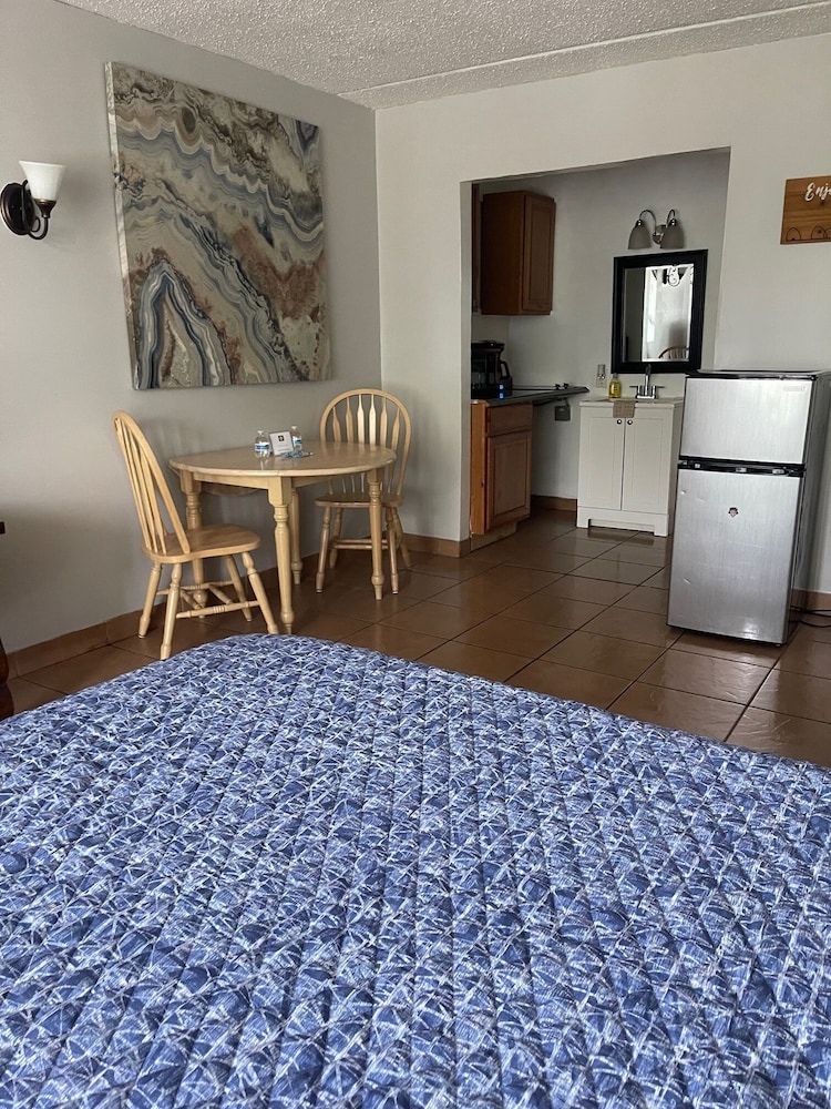 ANS Inn & Suites 24/50