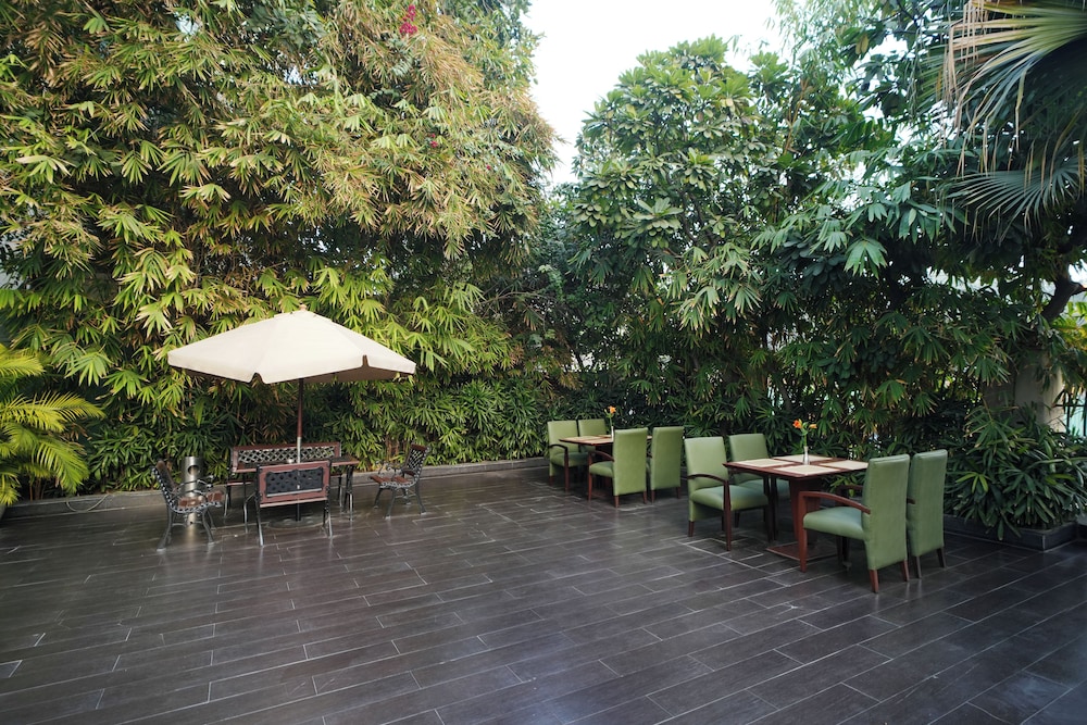 The Muse Sarovar Portico, Nehru Place 38/42
