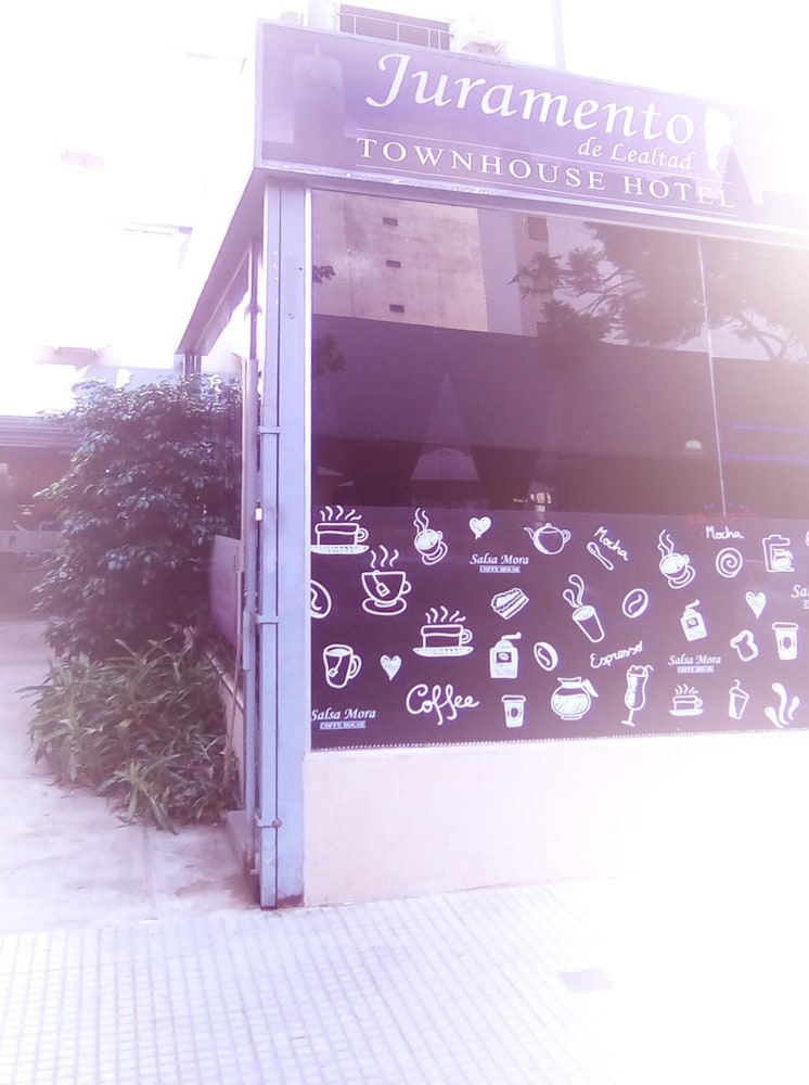Juramento de Lealtad Townhouse Hotel 4/30