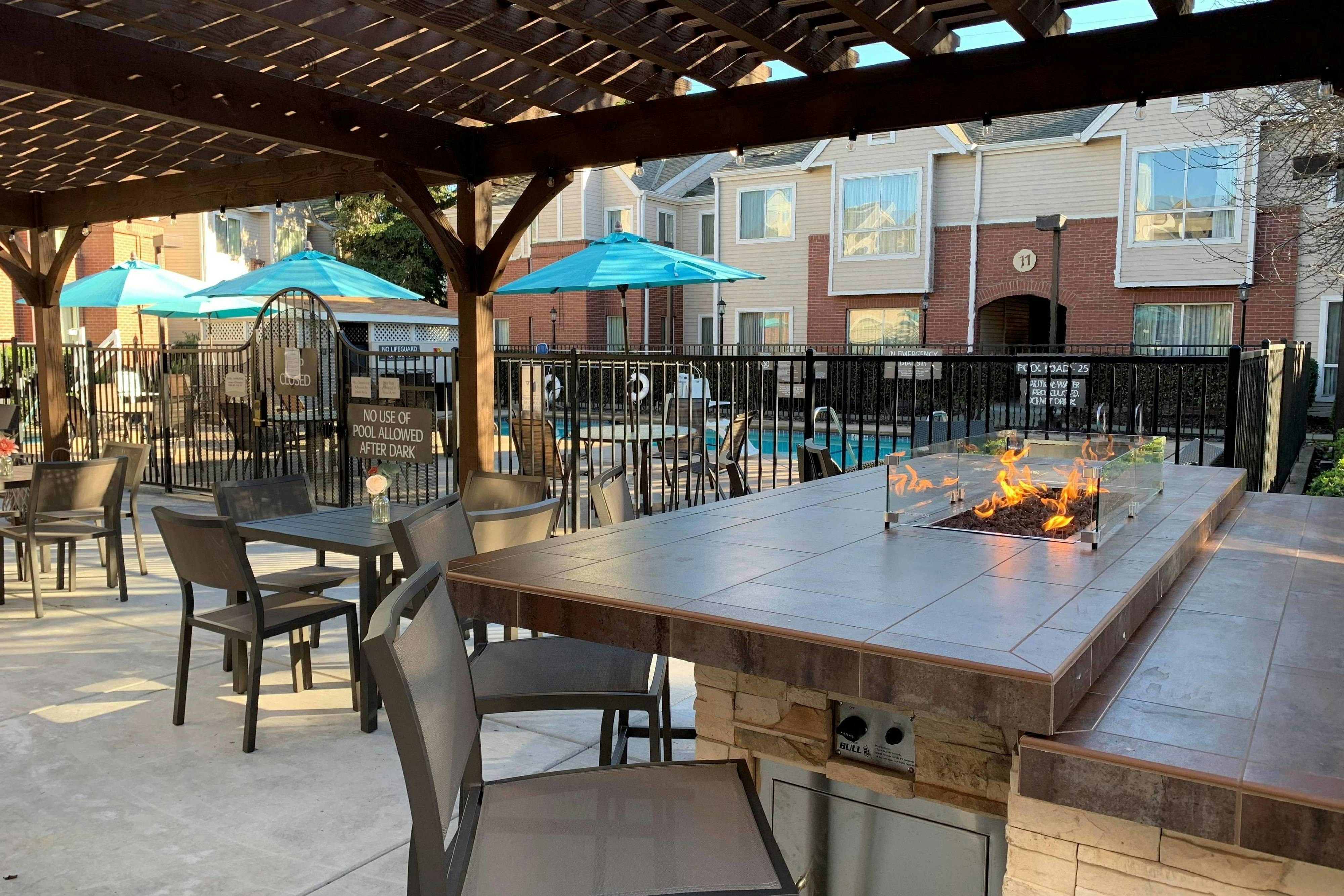 Residence Inn By Marriott Sacramento South Natomas 4/10
