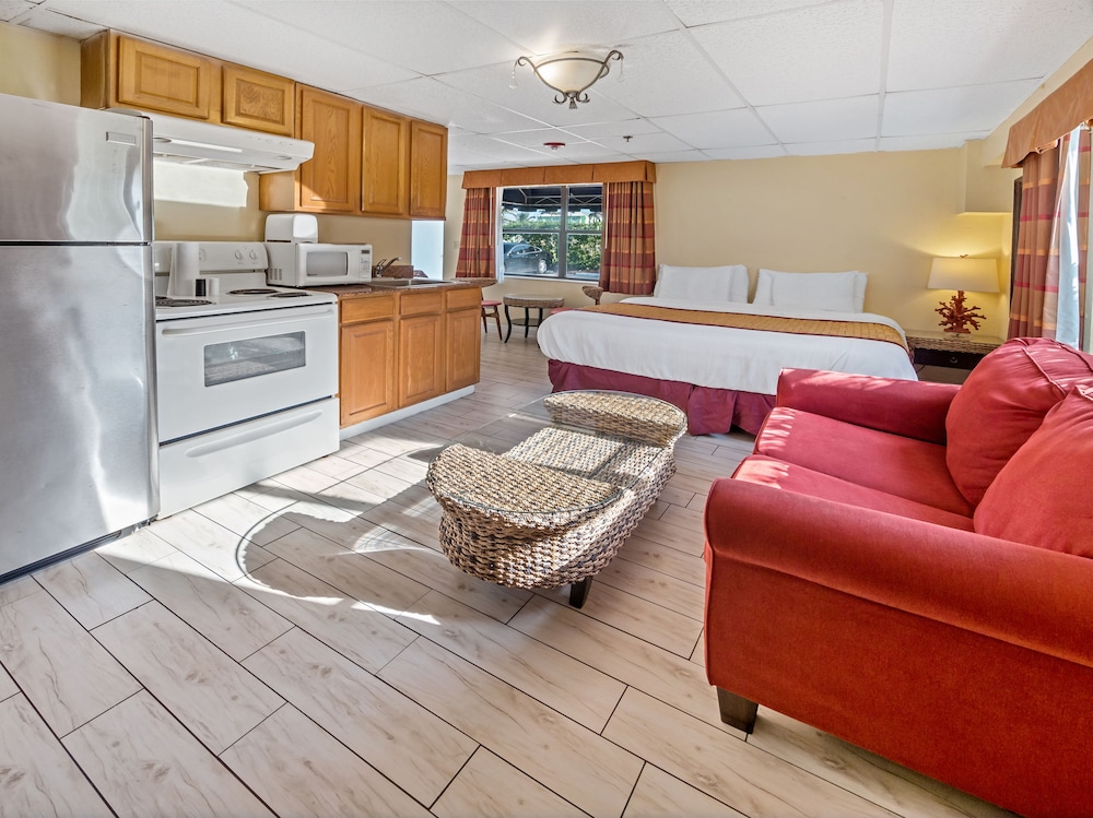 The Royal Inn Beach Hotel Hutchinson Island 43/66