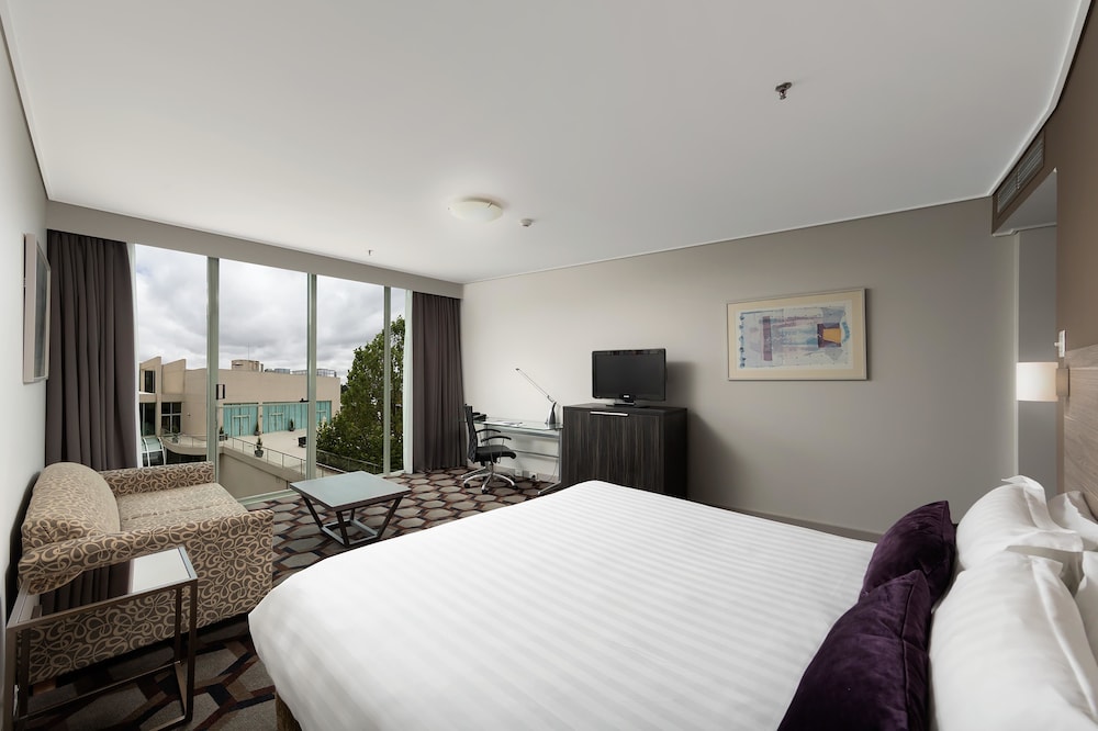Rydges Canberra 9/59