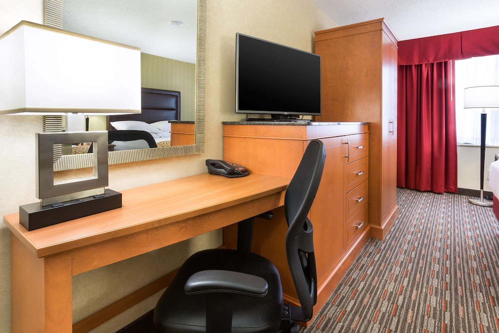Drury Inn & Suites St. Louis Union Station 40/45