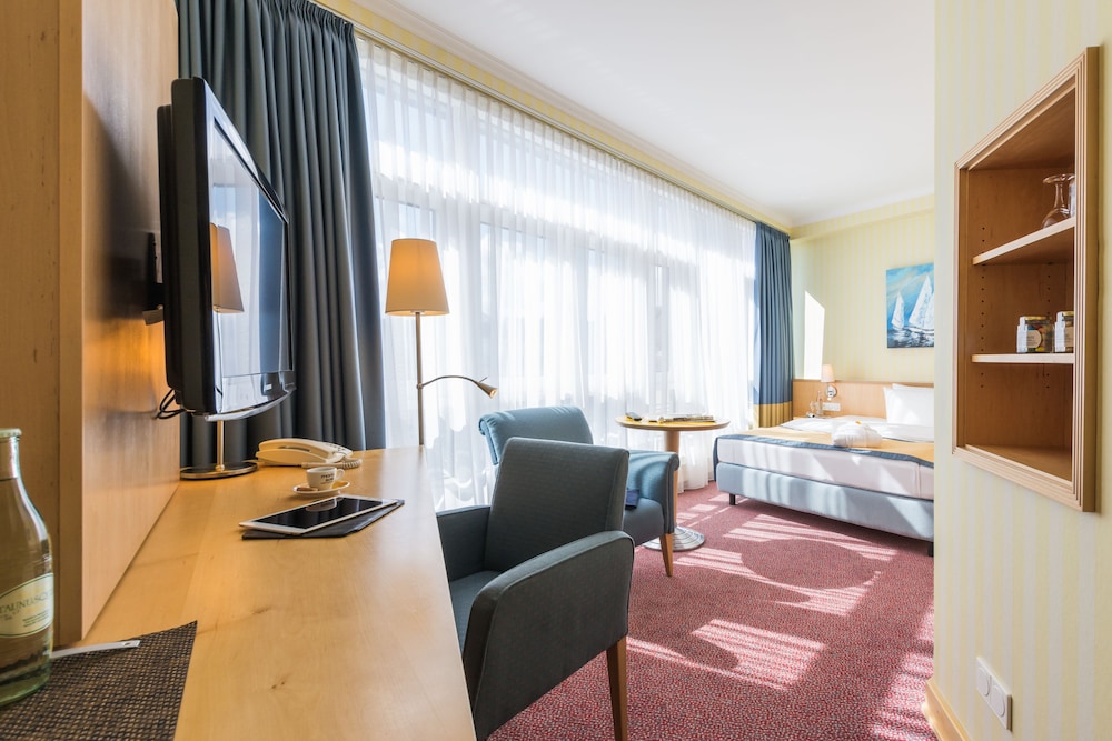 Strand-Hotel Hübner 23/39