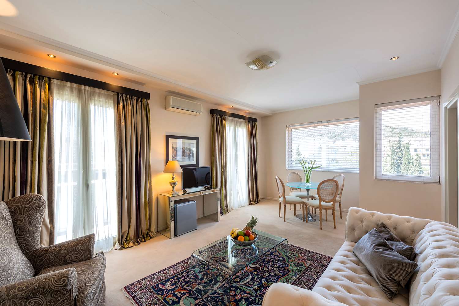 Best Western Plus Embassy Hotel 22/48