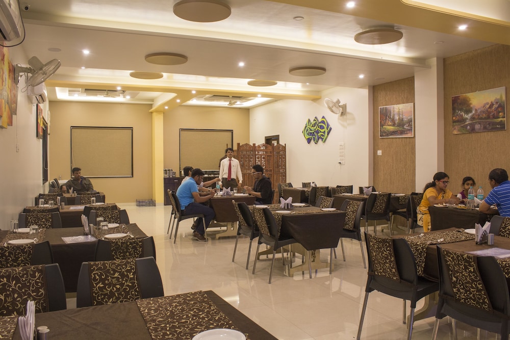 HOTEL GULMOHAR PRIDE 24/31