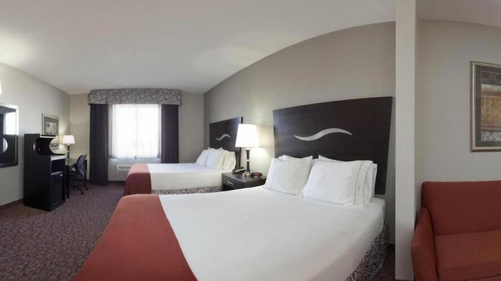 Holiday Inn Express Hotel And Suites Fort Stockton 15/47