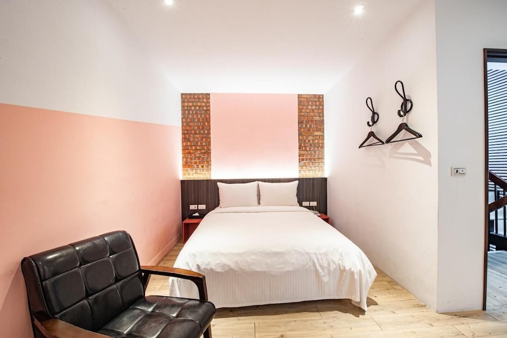 Here B&B 18/34