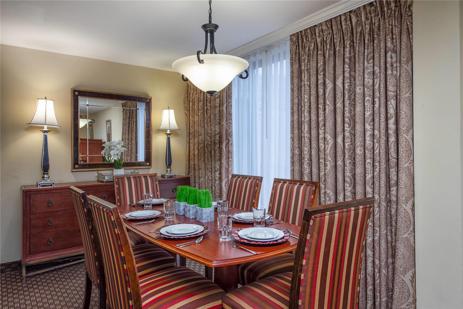 Clarion Collection Hotel Arlington Court Suites 19/28