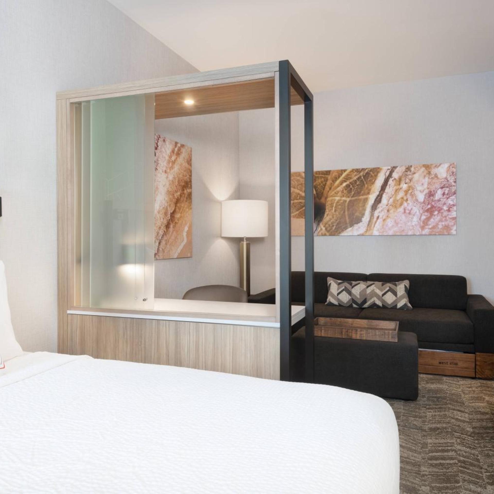 Suite, King Bed, Trundle Bed, Sofa, Accessible