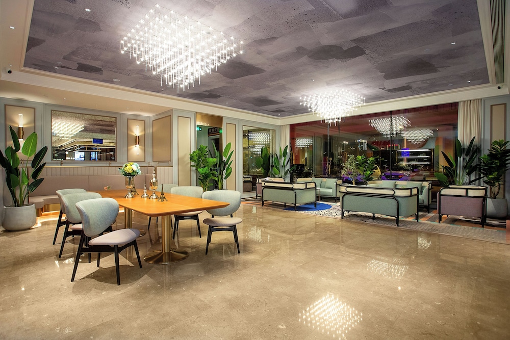 Mercure Changchun Ziyou Road Dahua 26/29