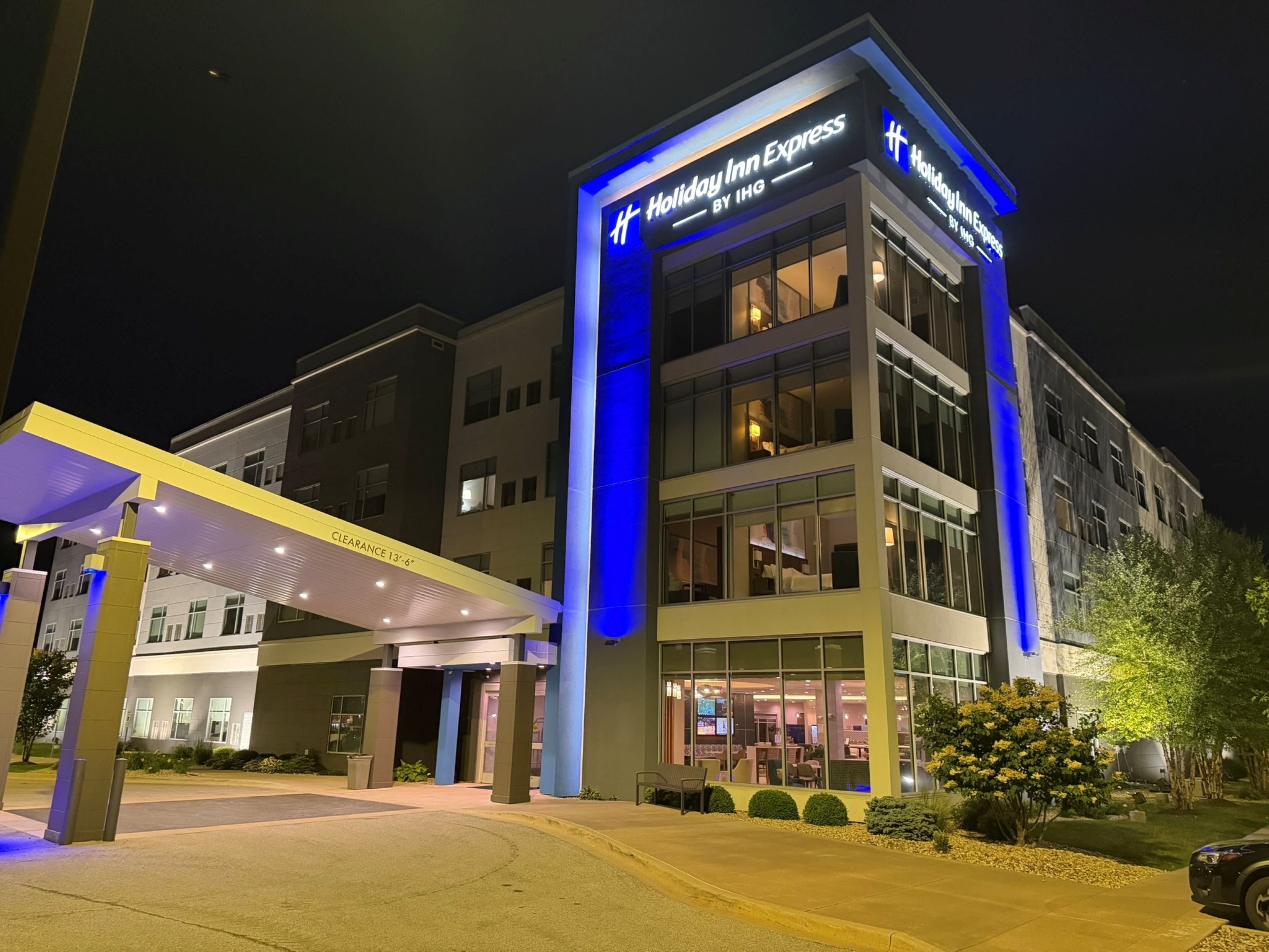 Holiday Inn Express Bettendorf - Davenport NE by IHG 4/41