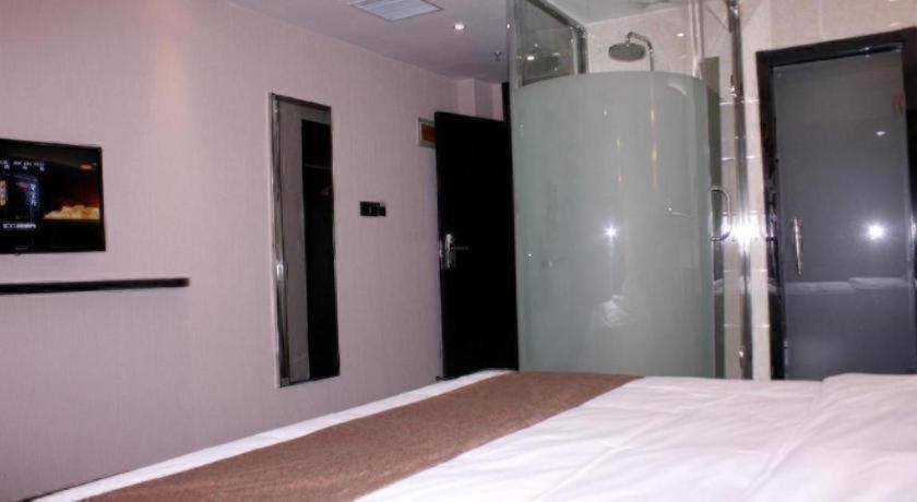 Thank Inn Plus Hotel (He'nan Zhoukou Chuanhui District Red Star Macalline) 28/49