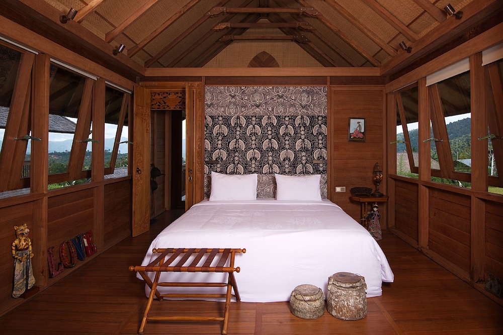 2 BEDROOMS, BUNGALOW