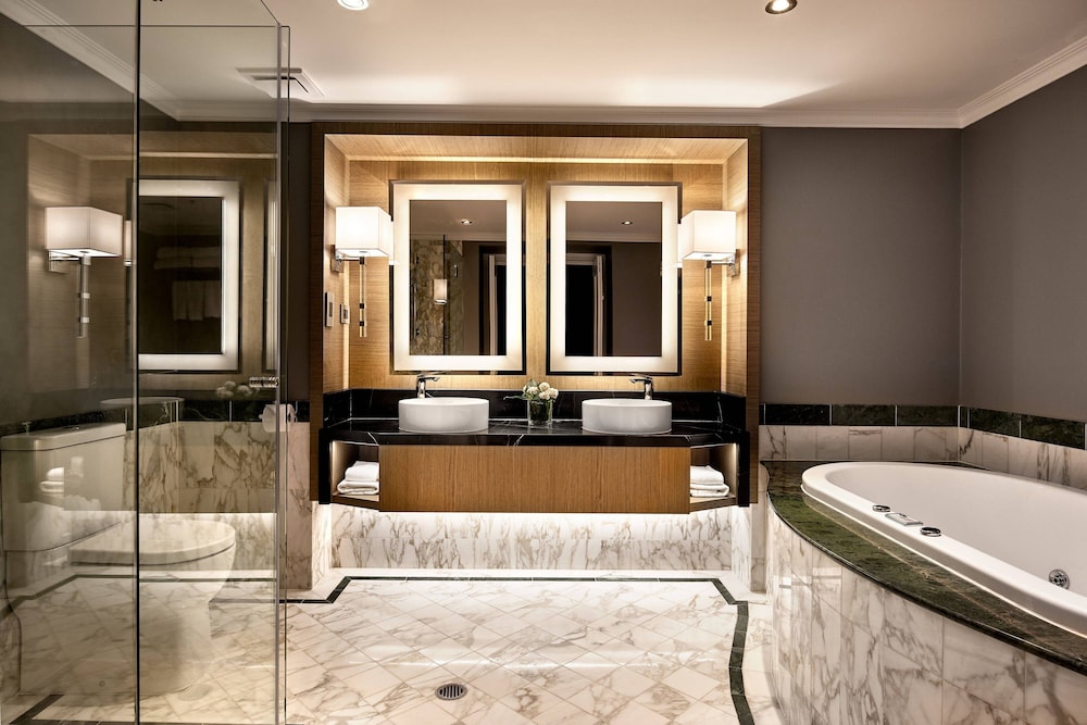 BRISBANE MARRIOTT HOTEL 12/57