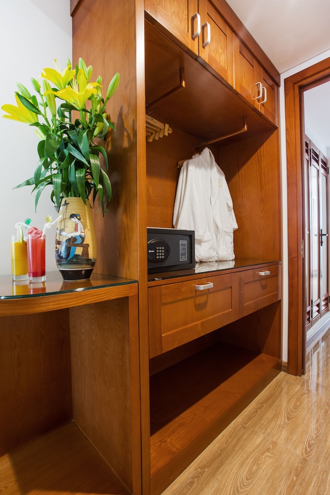 Hanoi Golden Holiday Hotel 4/64