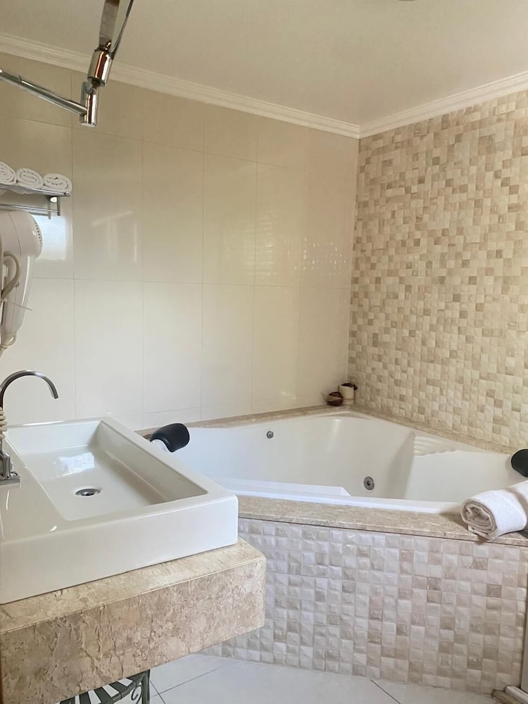 Tri Hotel Le Chateau 21/22