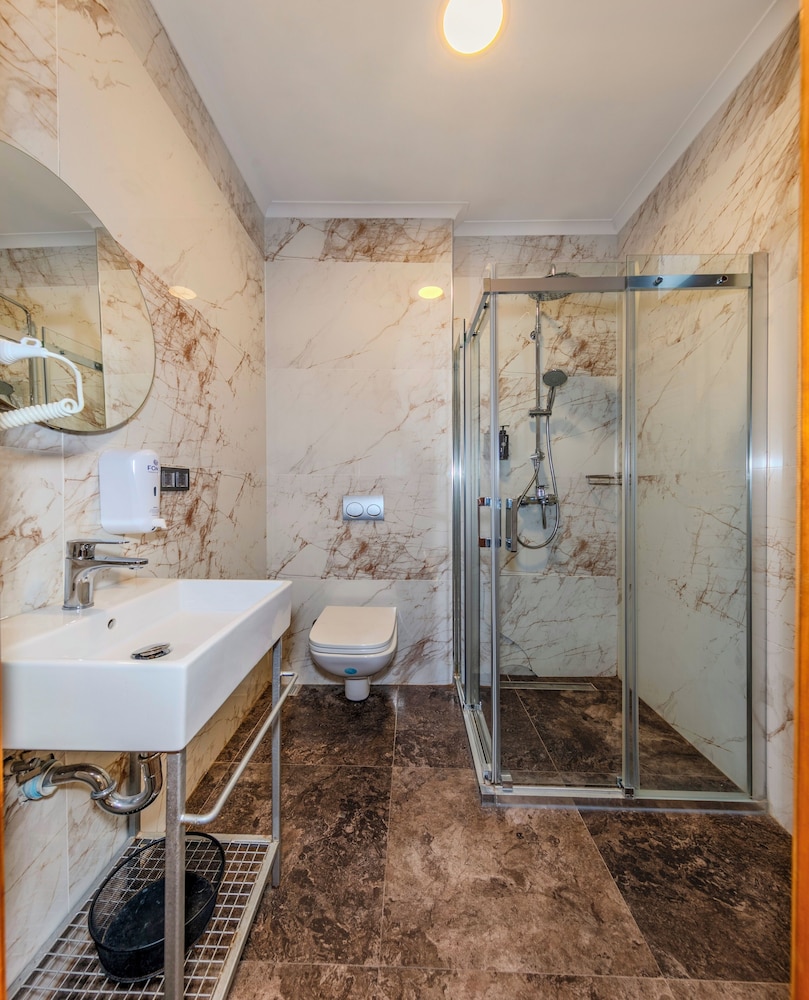 Elmirapera Hotel Spa 46/50