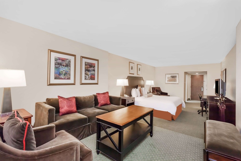 Wyndham Indianapolis Airport 48/72