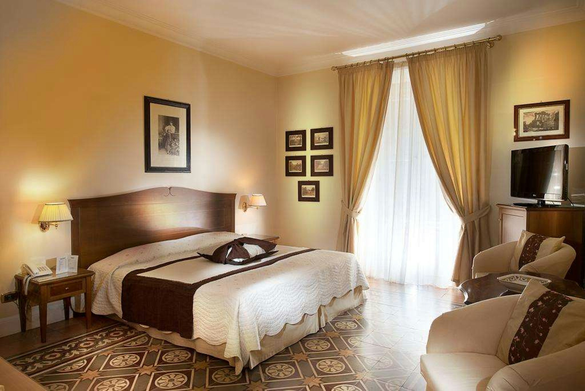 Akropolis Hotel 22/63