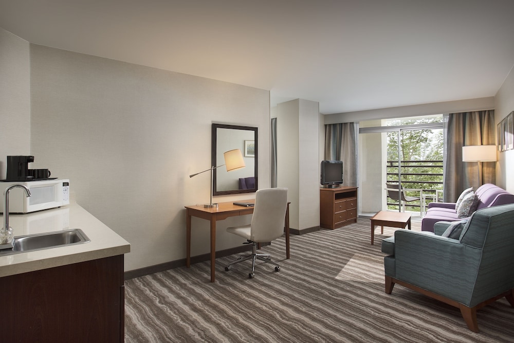 AC Hotel By Marriott Portland Lake Oswego 43/68