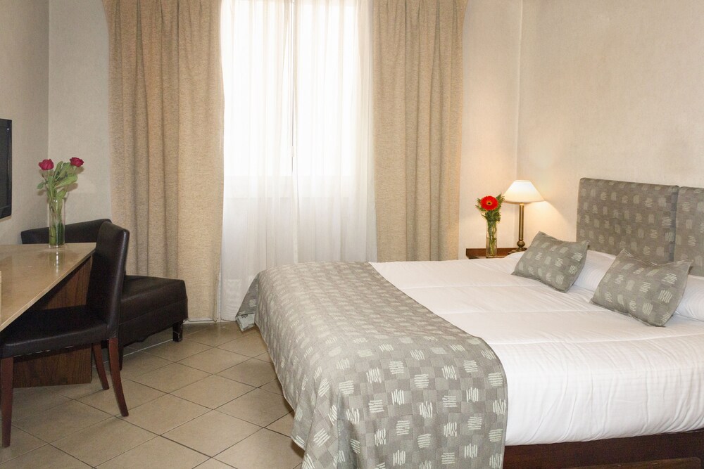 Room, Quadruple, Queen and Twin Beds