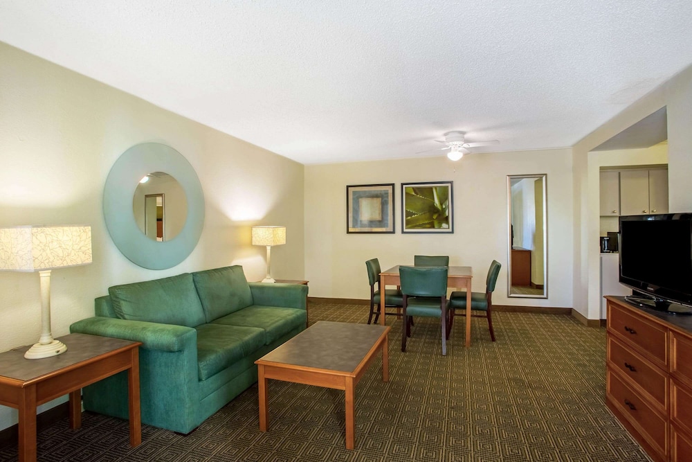 La Quinta Inn by Wyndham Killeen - Fort Hood 15/24