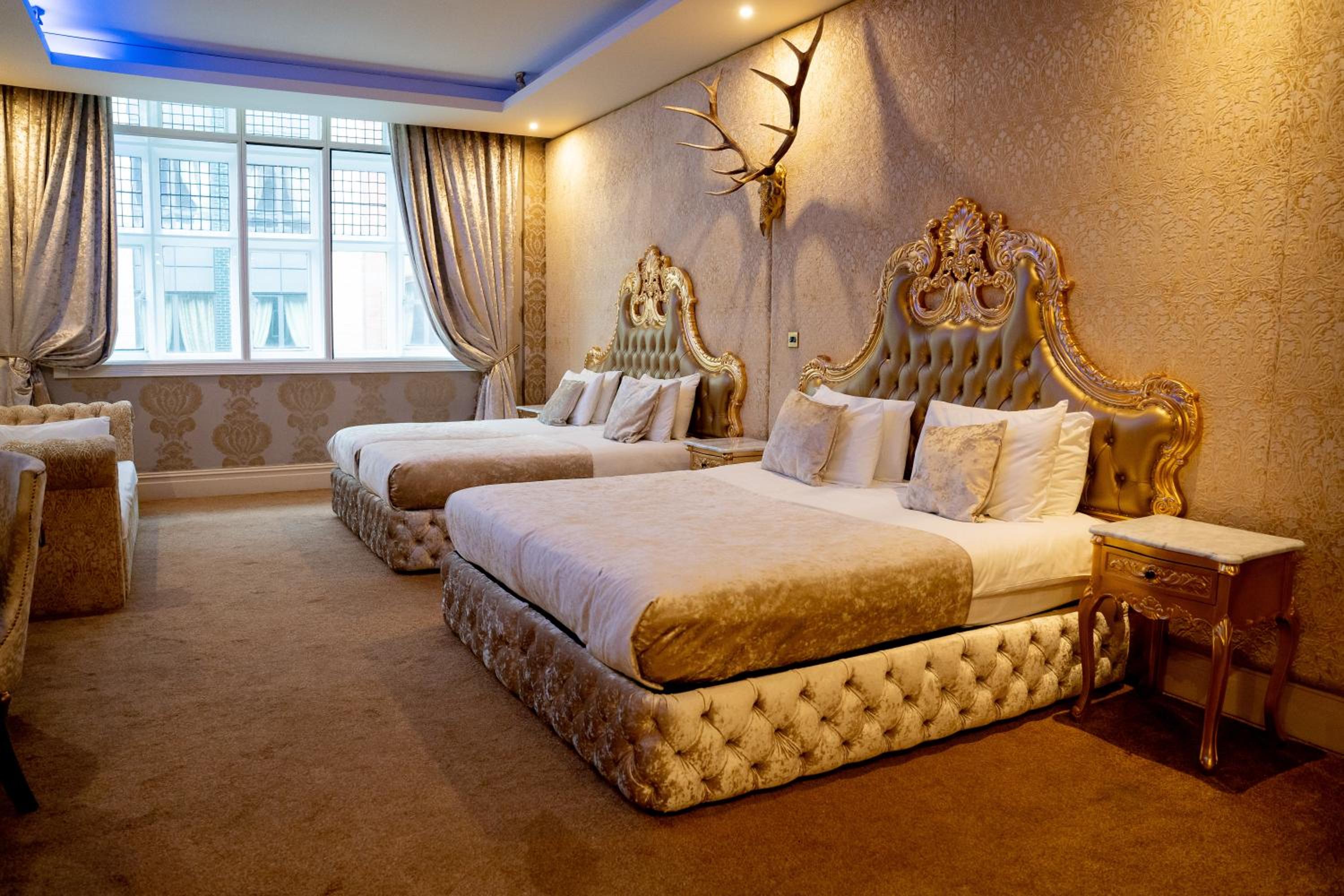 Luxury Suite