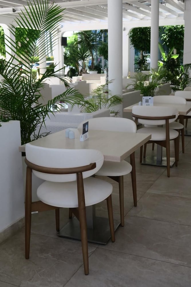 Anonymous Beach Hotel - Adults Only 59/72