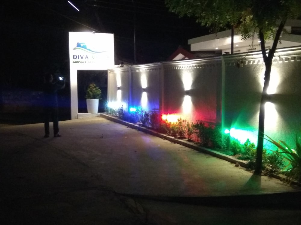 Diva Villa Transit Hotel 29/30