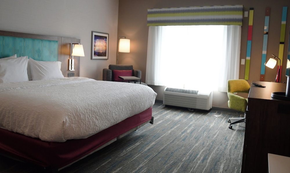 ROOM, KING BED